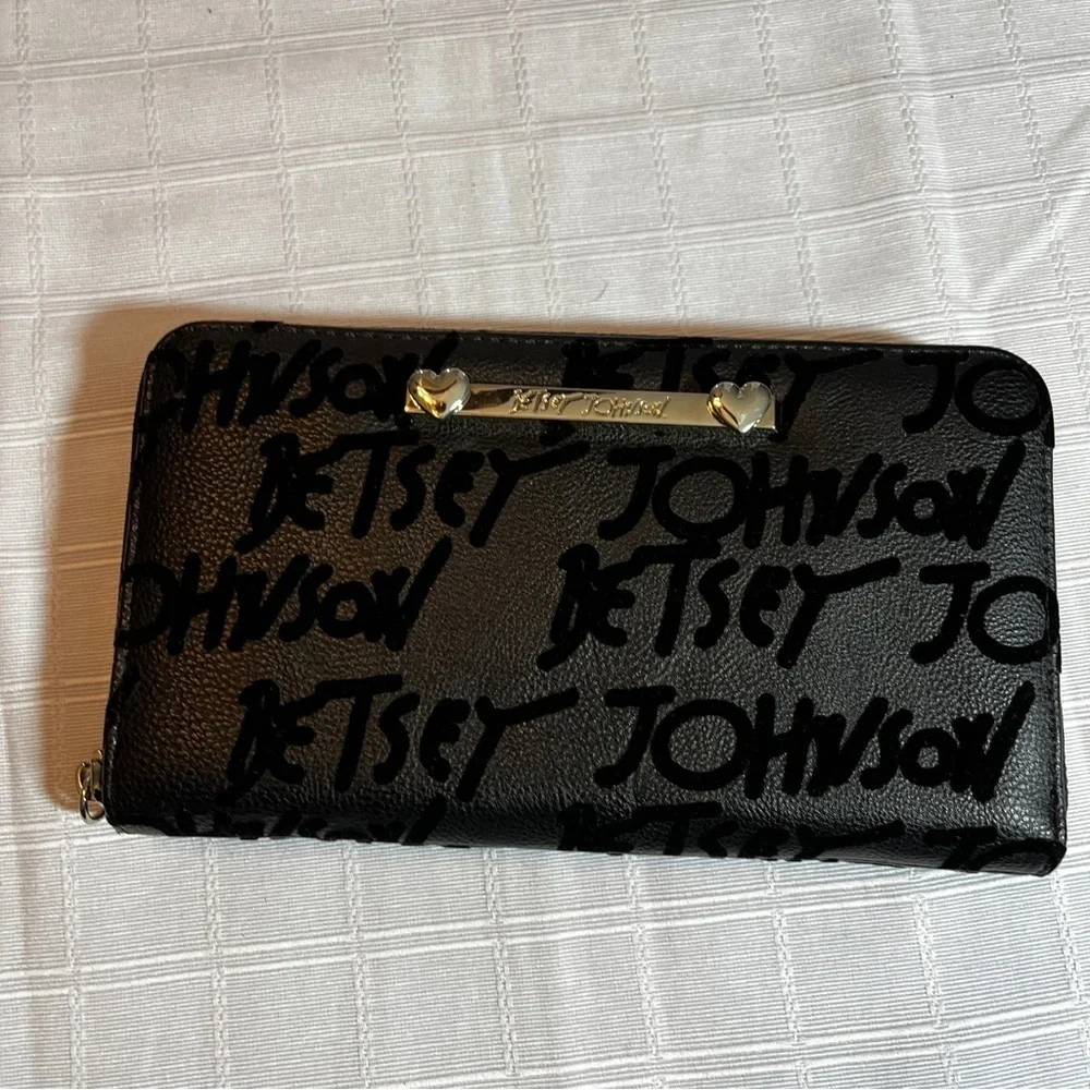 Betsey Johnson Embossed Black Velvet Script Wallet w/ Silver Hearts Whimsigoth
